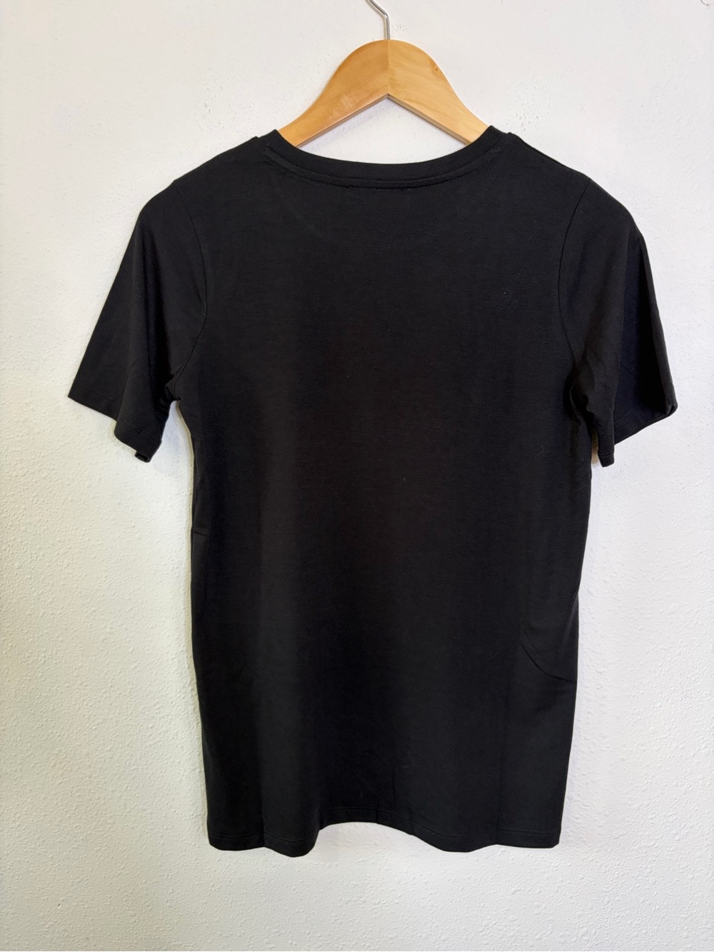 Zenana Outfitters Black Short Sleeve Tee with Floral western Skull Graphic - Picture 4 of 4